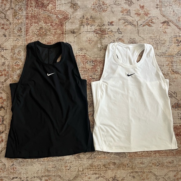 Nike Dri-Fit tank top bundle - Picture 3 of 4